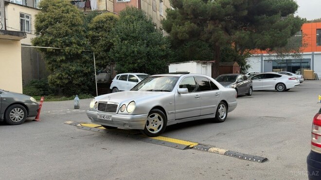 Mercedes E 230 1997, 248,480 km - 2.3 l - Bakı
