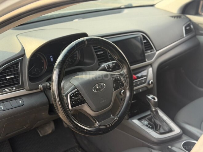 Hyundai Avante 2016, 230,000 km - 1.6 л - Bakı