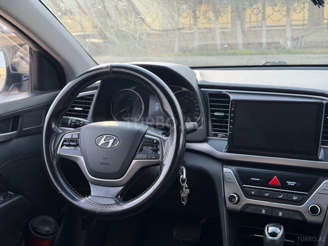 Hyundai Avante 2016, 230,000 km - 1.6 л - Bakı