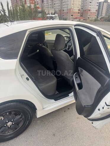 Toyota Prius 2015, 154,903 km - 1.8 л - Bakı