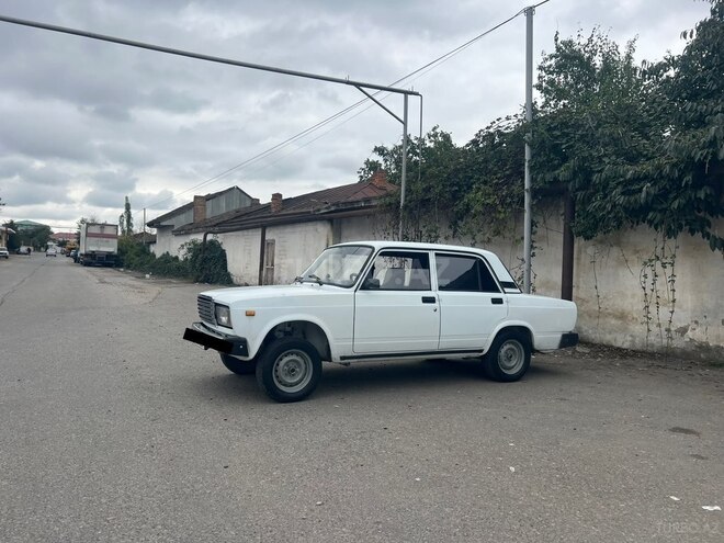 LADA (VAZ) 2107 2005, 82,000 km - 1.6 л - Quba