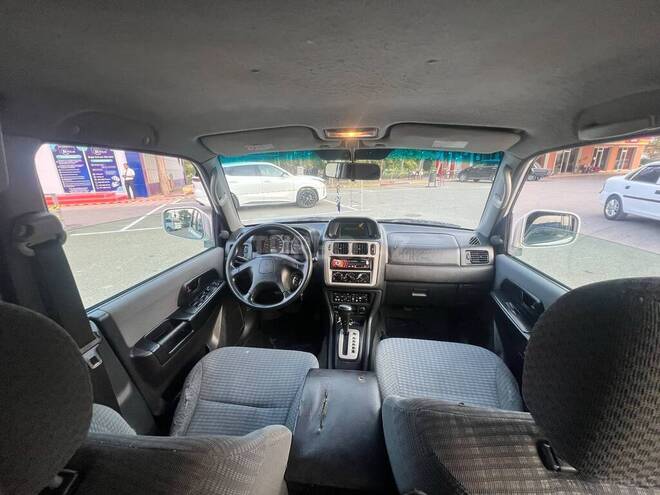 Mitsubishi Pajero io 1999, 330,000 km - 1.8 l - Şirvan