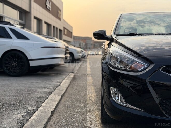 Hyundai Accent 2018, 15,800 km - 1.4 л - Bakı