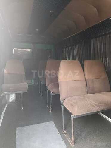 Mercedes 208 D 1993, 477,865 km - 3.7 л - Salyan