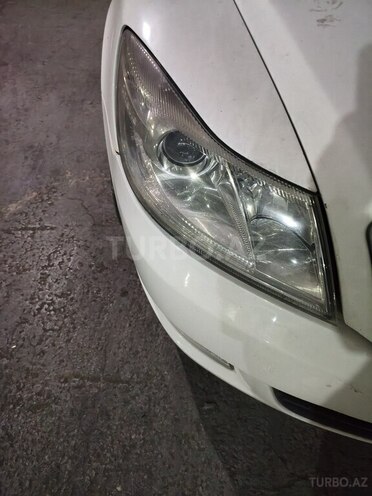 Skoda Octavia 2011, 240,000 km - 1.6 l - Bakı