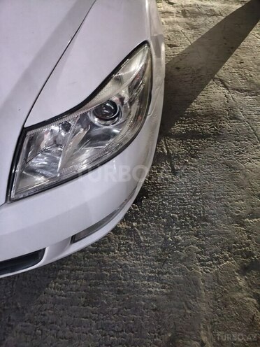 Skoda Octavia 2011, 240,000 km - 1.6 l - Bakı