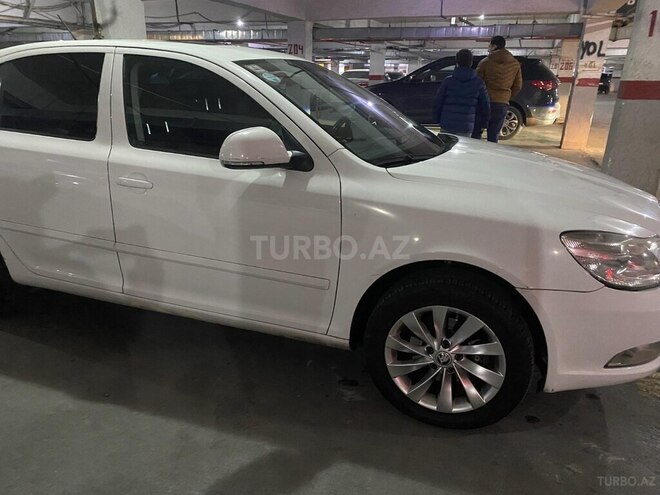Skoda Octavia 2011, 240,000 km - 1.6 l - Bakı