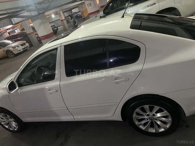 Skoda Octavia 2011, 240,000 km - 1.6 l - Bakı