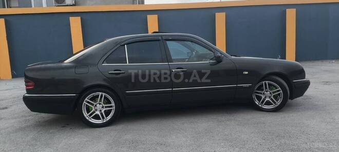 Mercedes E 230 1996, 302,000 km - 2.3 л - Sumqayıt