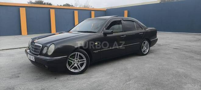 Mercedes E 230 1996, 302,000 km - 2.3 л - Sumqayıt