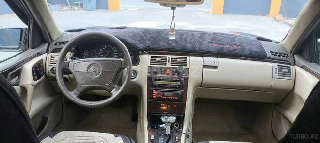 Mercedes E 230 1996, 302,000 km - 2.3 л - Sumqayıt