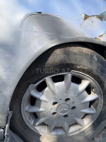 Mercedes E 220 1999, 500,000 km - 2.2 l - Sumqayıt