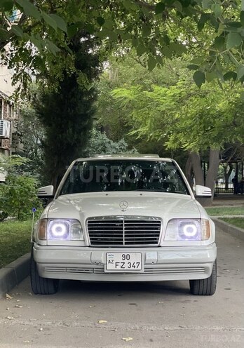 Mercedes E 200 1993, 453,026 km - 2.0 л - Bakı