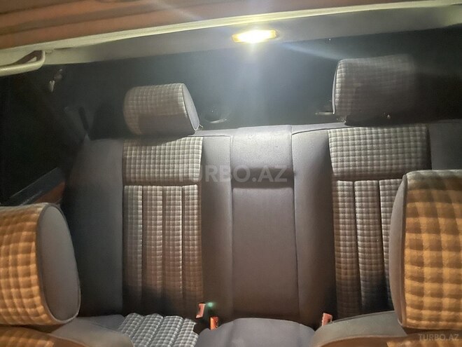 Mercedes E 200 1993, 453,026 km - 2.0 л - Bakı