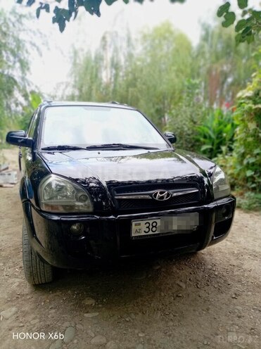 Hyundai Tucson 2008, 248,000 km - 2.0 l - Qusar