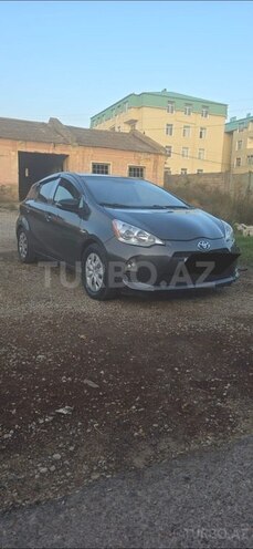 Toyota Prius C 2012, 225,000 km - 1.5 l - Bakı