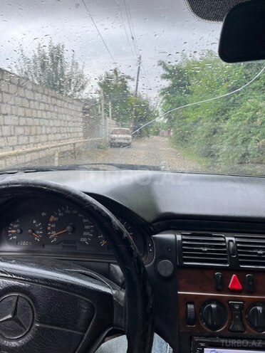 Mercedes E 200 1997, 275,546 km - 2.2 l - Ağstafa