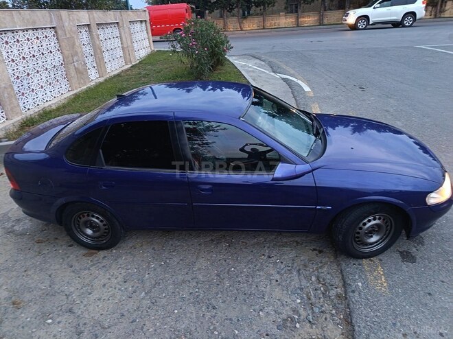 Opel Vectra 1998, 550,000 km - 2.0 l - Yevlax