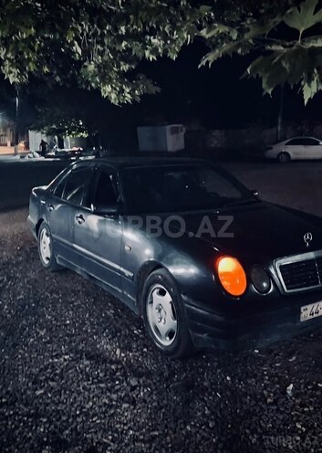 Mercedes E 200 1997, 275,546 km - 2.2 l - Ağstafa