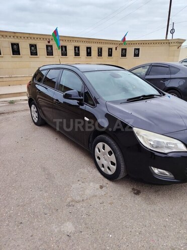 Opel Astra 2011, 334,453 km - 1.4 l - Bakı