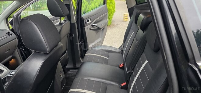 Ford Kuga 2010, 192,488 km - 2.5 л - Qusar