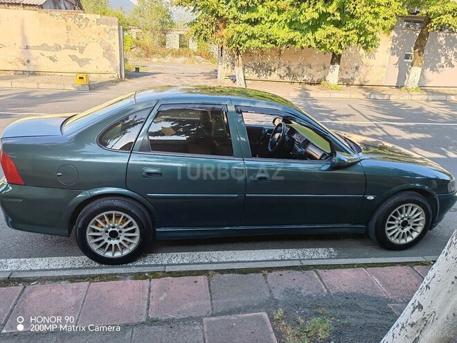 Opel Vectra 2001, 450,000 km - 1.8 l - Zaqatala