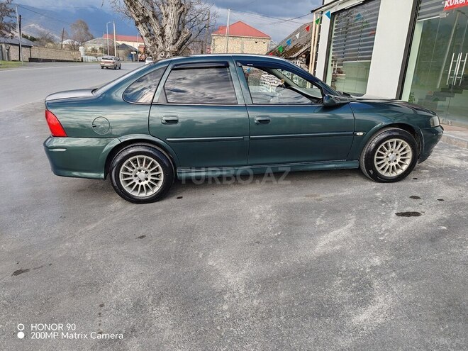 Opel Vectra 2001, 450,000 km - 1.8 l - Zaqatala