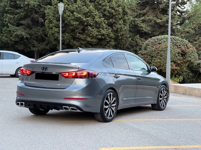 Hyundai Elantra 2017, 284,000 km - 2.0 l - Bakı