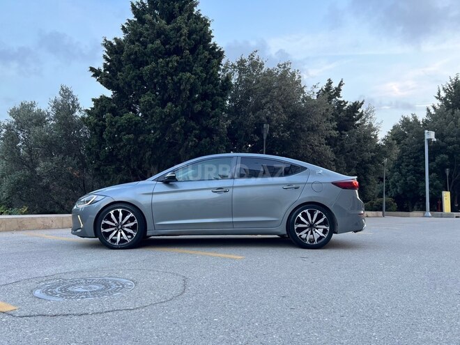 Hyundai Elantra 2017, 284,000 km - 2.0 l - Bakı