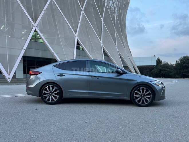 Hyundai Elantra 2017, 284,000 km - 2.0 l - Bakı