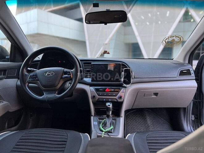 Hyundai Elantra 2017, 284,000 km - 2.0 l - Bakı