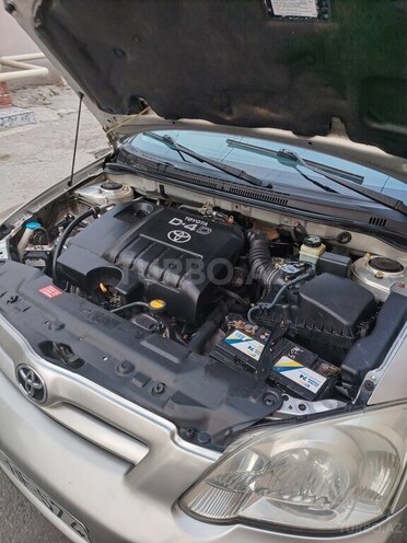 Toyota Corolla 2005, 300,000 km - 1.4 l - Bakı