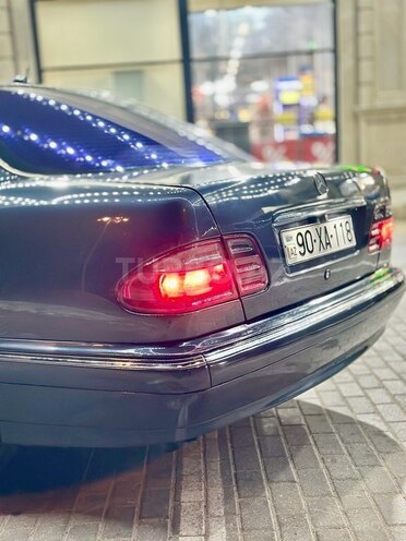 Mercedes E 240 1999, 306,522 km - 2.4 l - Bakı
