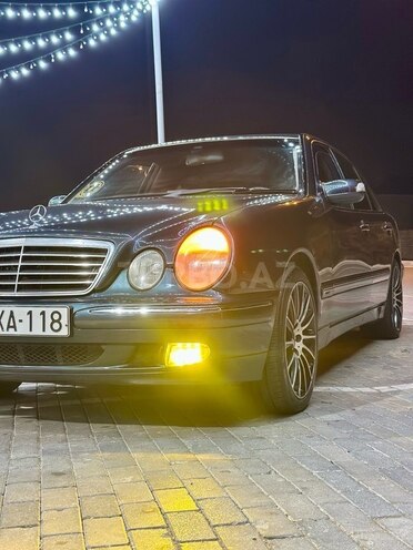 Mercedes E 240 1999, 306,522 km - 2.4 l - Bakı
