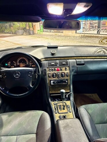 Mercedes E 240 1999, 306,522 km - 2.4 l - Bakı
