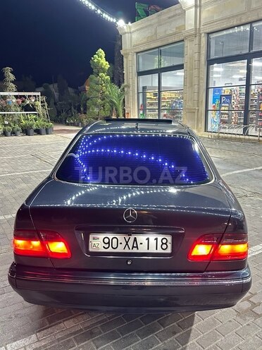 Mercedes E 240 1999, 306,522 km - 2.4 l - Bakı