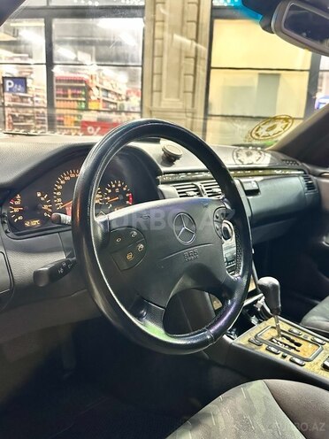 Mercedes E 240 1999, 306,522 km - 2.4 l - Bakı