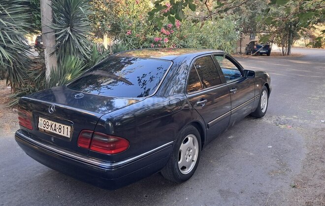 Mercedes E 230 1997, 447,569 km - 2.3 l - Bakı