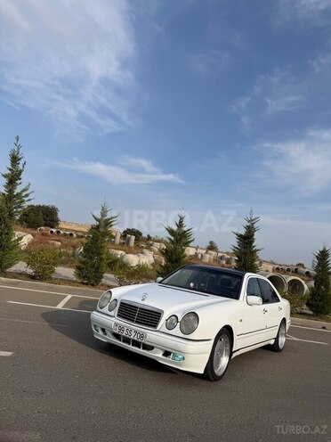 Mercedes E 280 1999, 170,000 km - 2.8 л - Füzuli