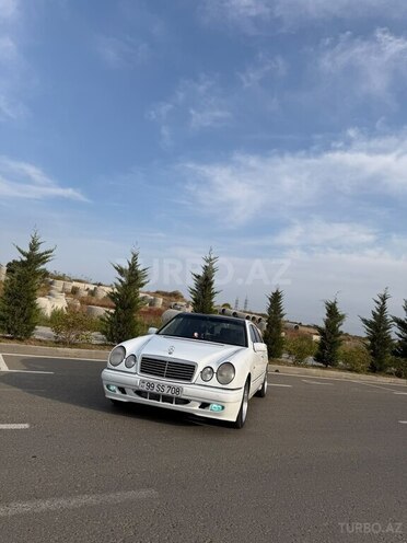 Mercedes E 280 1999, 170,000 km - 2.8 л - Füzuli