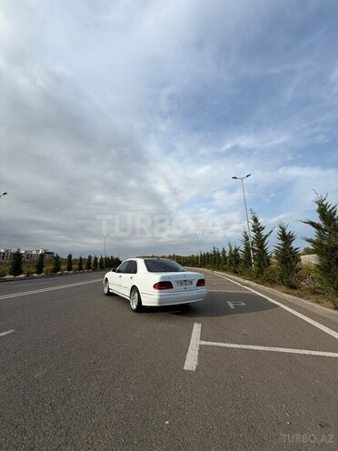 Mercedes E 280 1999, 170,000 km - 2.8 л - Füzuli