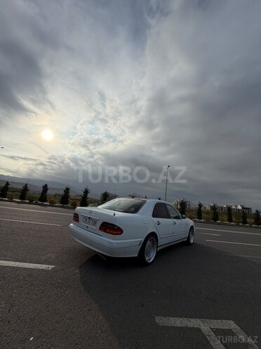 Mercedes E 280 1999, 170,000 km - 2.8 л - Füzuli