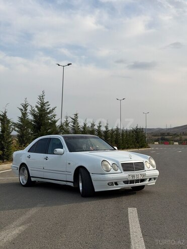 Mercedes E 280 1999, 170,000 km - 2.8 л - Füzuli