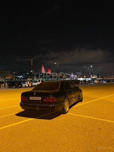 Mercedes E 320 2000, 424,000 km - 3.2 l - Bakı