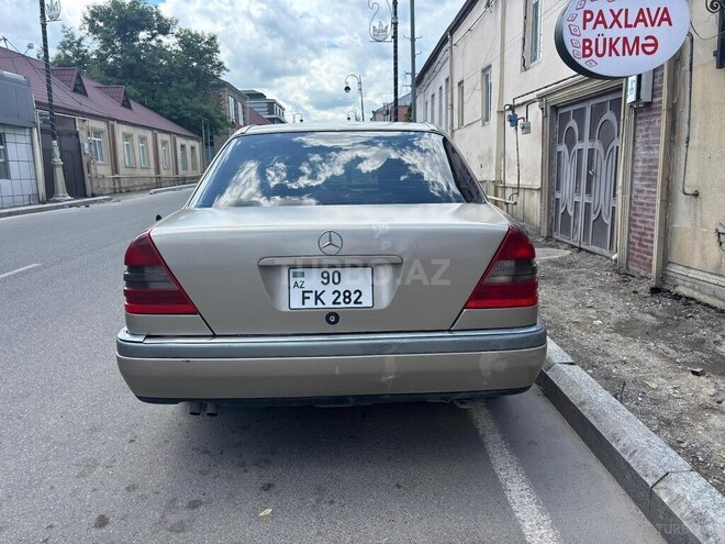 Mercedes C 220 1996, 458,000 km - 2.2 л - Quba