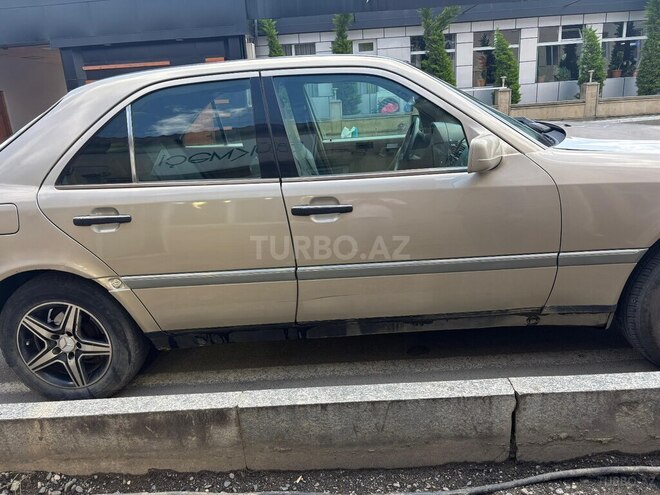 Mercedes C 220 1996, 458,000 km - 2.2 л - Quba