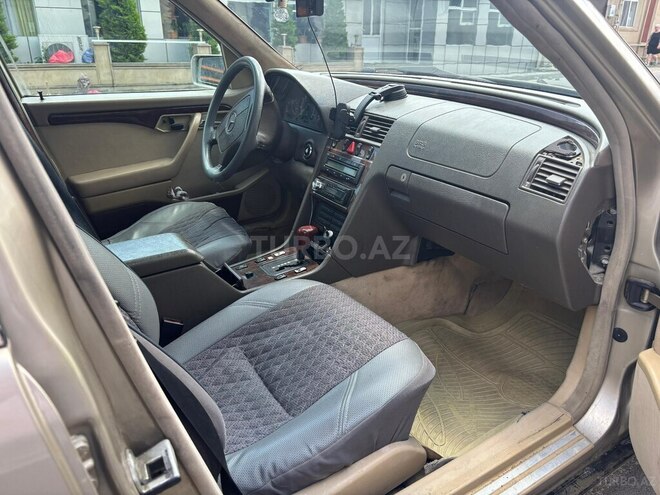 Mercedes C 220 1996, 458,000 km - 2.2 л - Quba