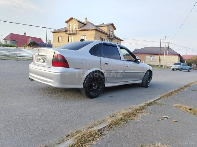Opel Vectra 1999, 256,899 km - 1.8 l - Zaqatala