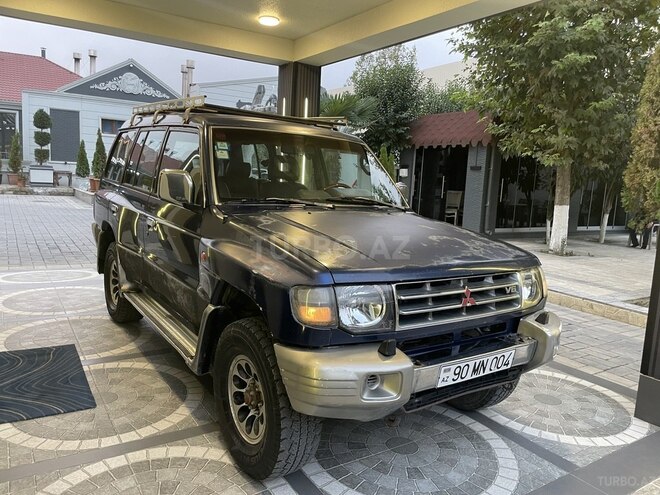 Mitsubishi Pajero 1999, 386,000 km - 3.0 l - Quba