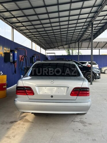 Mercedes E 200 2001, 366,246 km - 2.0 l - Gəncə